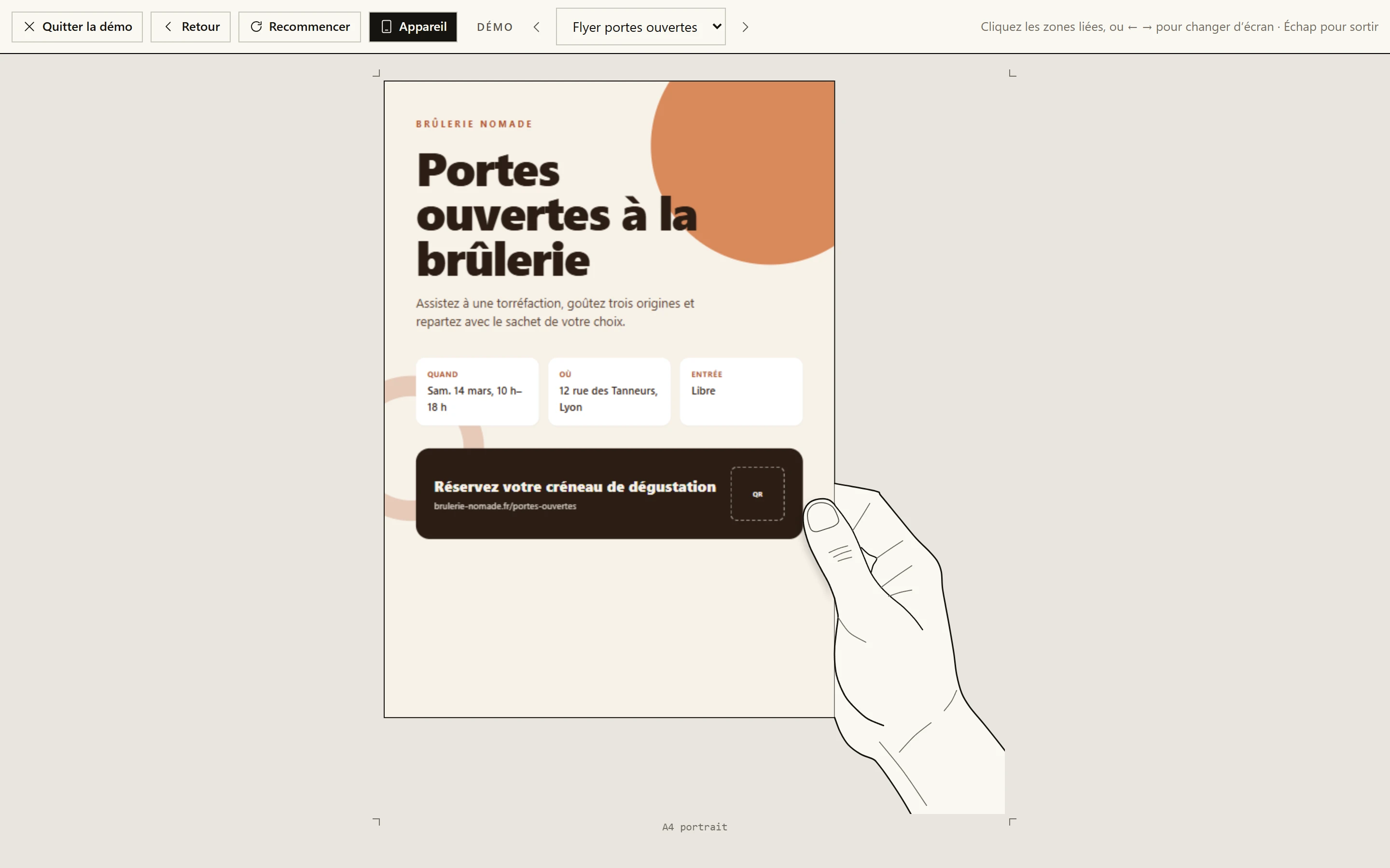 Le mode démo : un flyer tenu dans une main